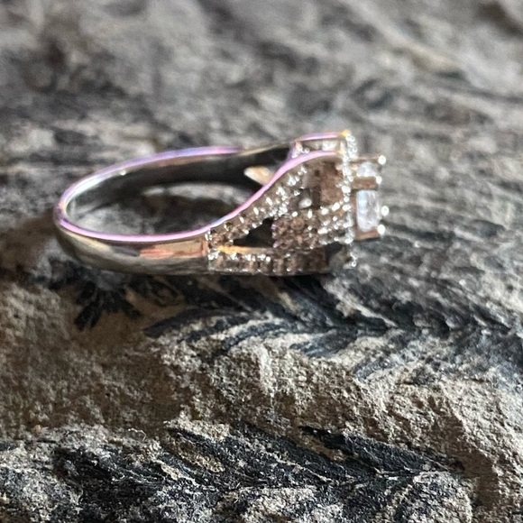 Sterling Silver Cubic Zirconia Cocktail Engagement Promise Ring size 5.5 - Picture 6 of 7